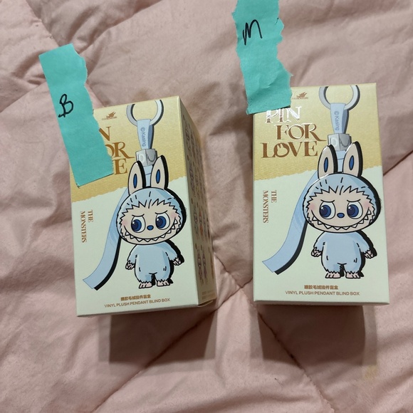 The monsters pin for love M & B - Picture 1 of 3